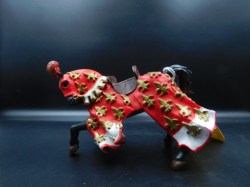 2005 PAPO MEDIEVAL FANTASY FLEUR DE LIS CHARGING HORSE, RED ARMOR. CHOICE